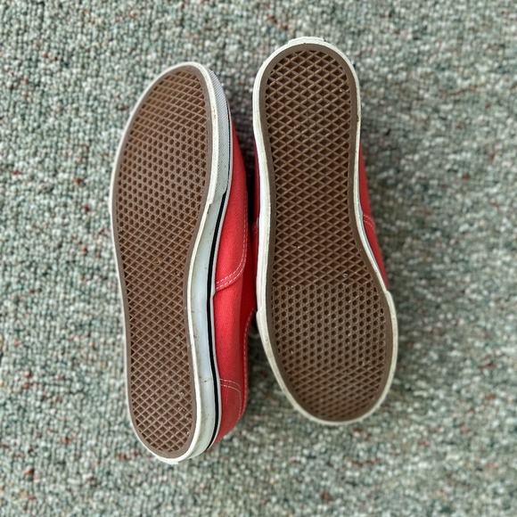 Vans - Picture 2 of 2